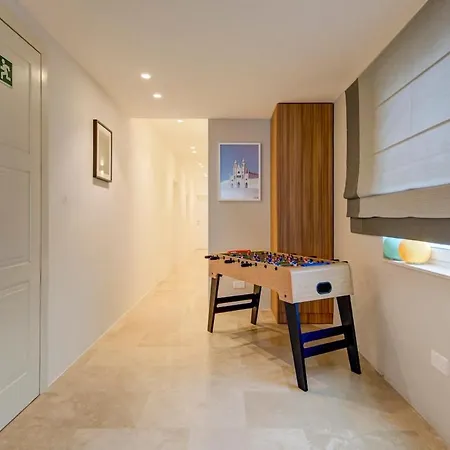 Apartamento Vista Laguna, Harbour View With A Terrace *