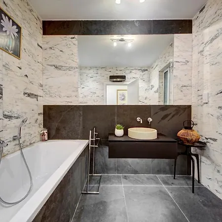 Vista Laguna - Harbour View - Private Jacuzzi * Għajnsielem