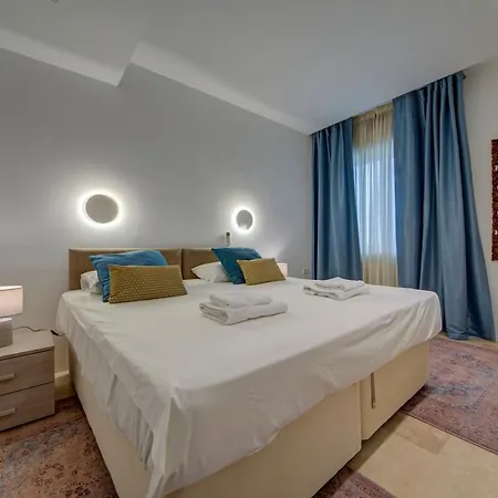 Vista Laguna, Harbour View With A Terrace Apartamento Ghajnsielem