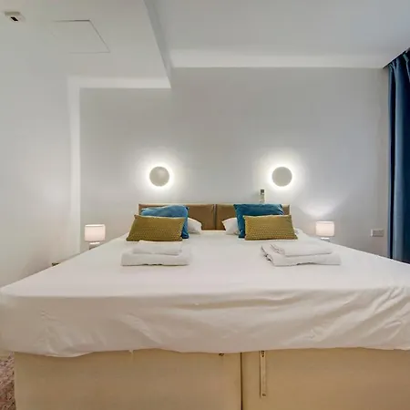 Vista Laguna - Harbour View - Private Jacuzzi