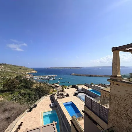 Vista Laguna - Harbour View - Private Jacuzzi * Għajnsielem