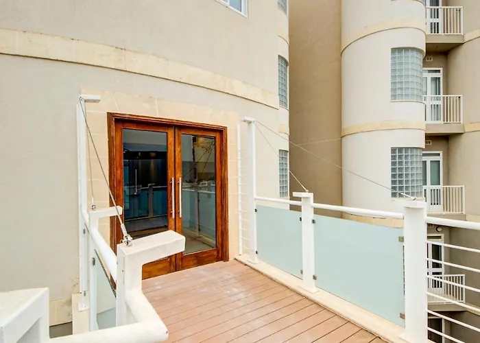 Vista Laguna, Harbour View With A Terrace *