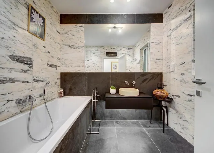 Vista Laguna, Harbour View With A Terrace * Ghajnsielem