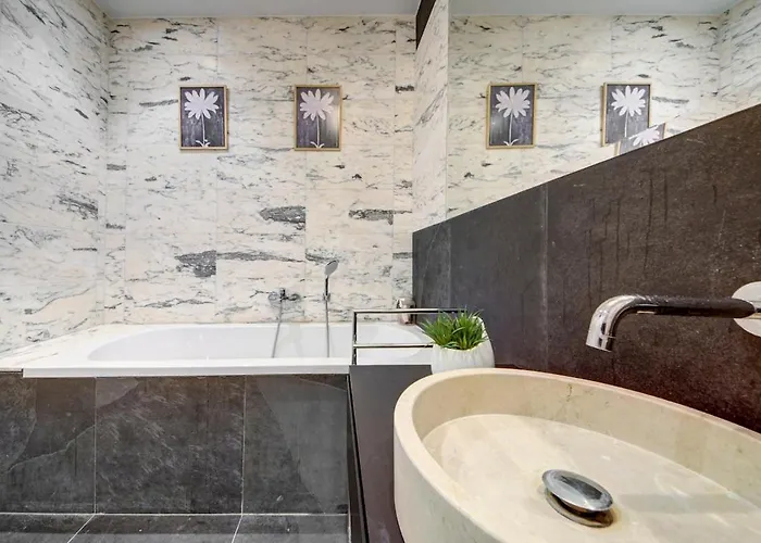 Vista Laguna, Harbour View With A Terrace