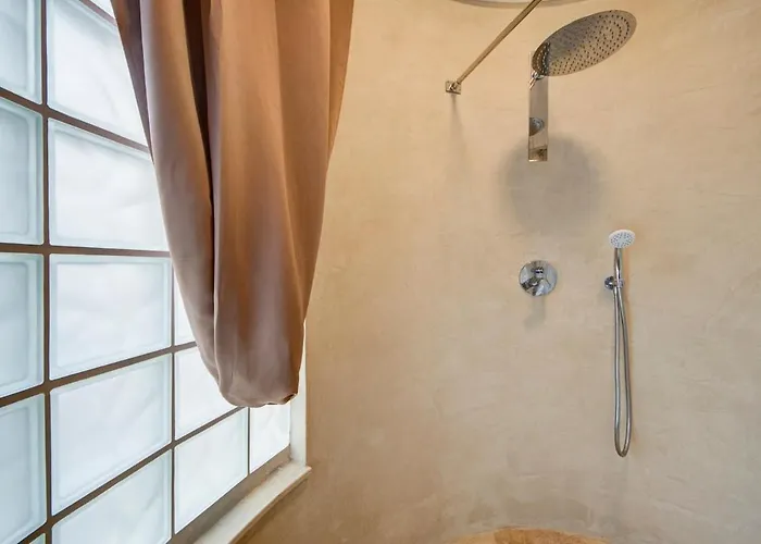 Vista Laguna, Harbour View With A Terrace Apartamento