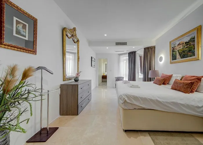 Apartamento Vista Laguna, Harbour View With A Terrace *