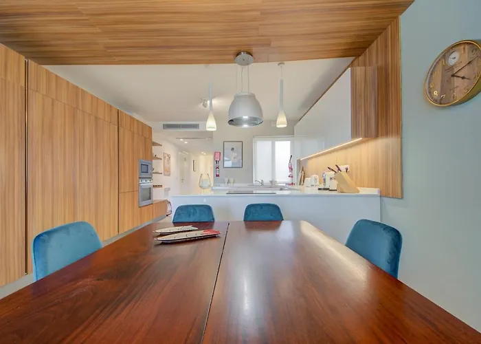 Vista Laguna, Harbour View With A Terrace *