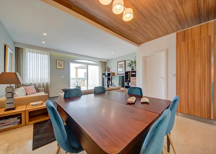 Vista Laguna, Harbour View With A Terrace Apartamento Ghajnsielem