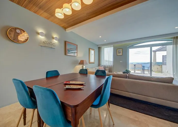 Vista Laguna, Harbour View With A Terrace * Ghajnsielem