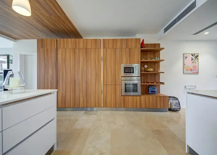 Vista Laguna, Harbour View With A Terrace *